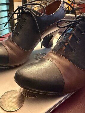John Fluevog Wonder K2 Two Toned Oxford Heel - DISCONTINUED